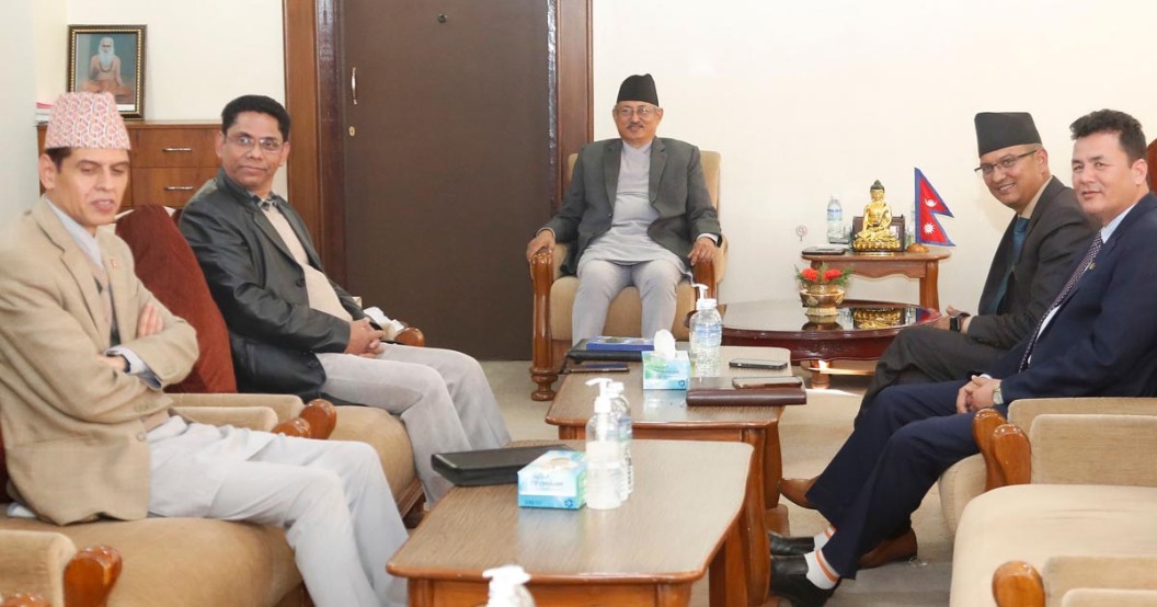 सरकार र विप्लव माओवादीबीच वार्ता