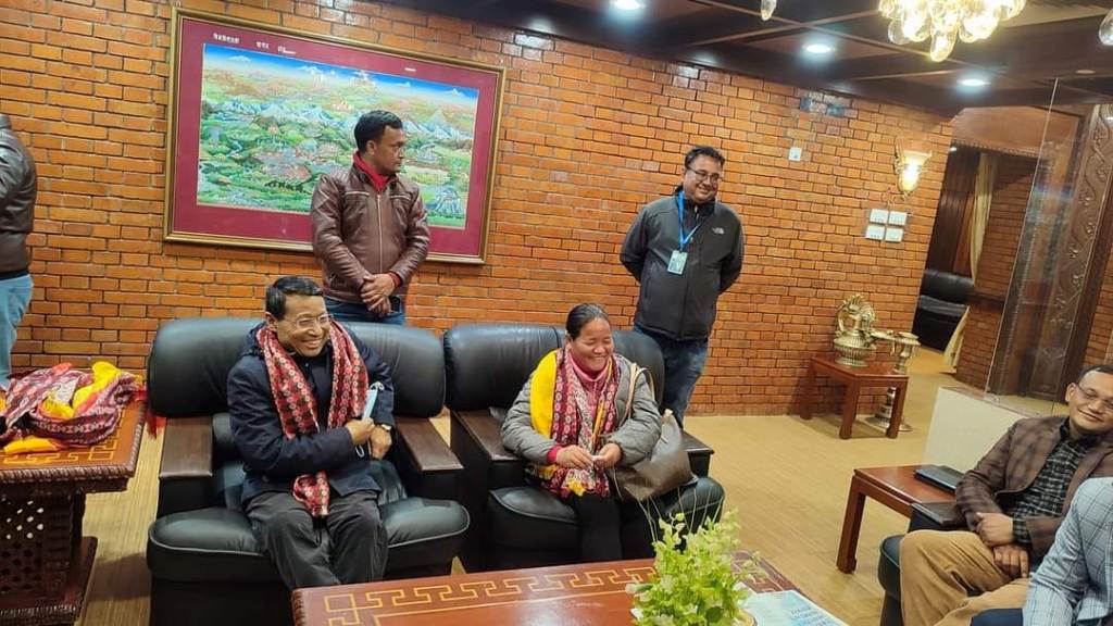 वर्षमान पुन स्वदेश फिर्ता