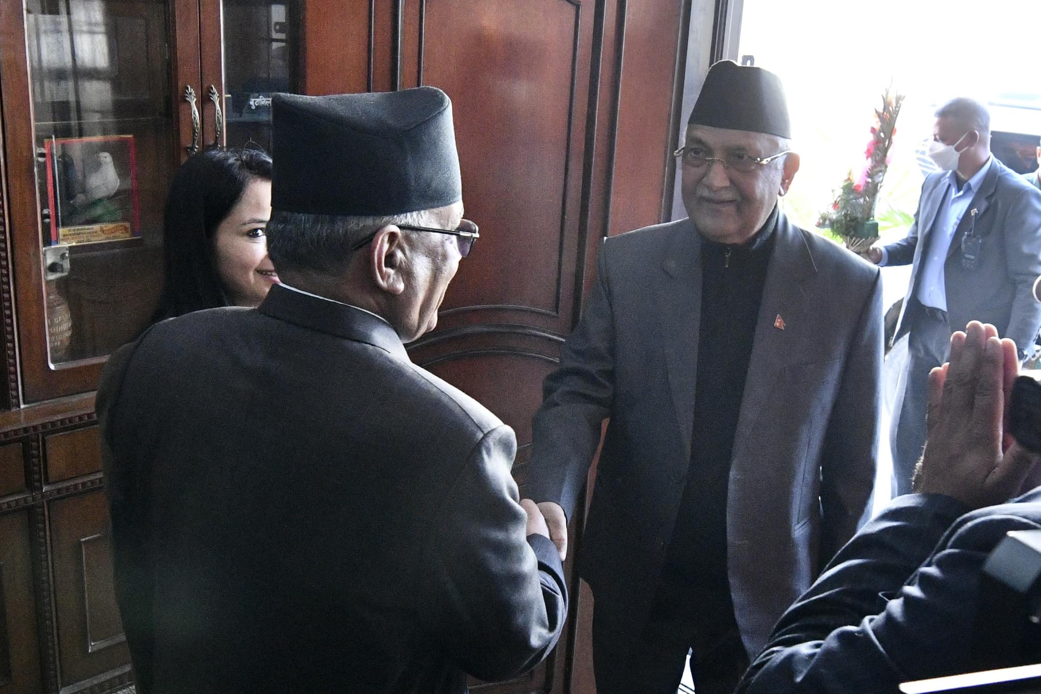 ओली र प्रचण्ड खुमलटारमा