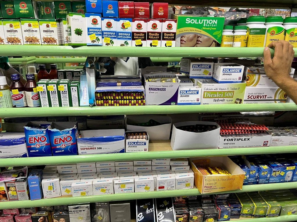 किराना पसल र मार्टमा औषधि बिक्री