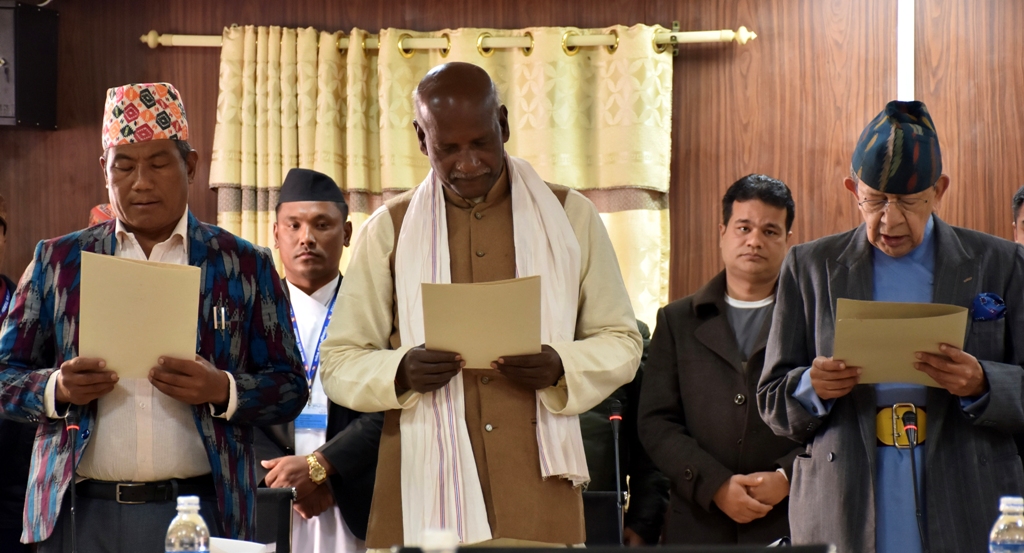 महिन्द्र राय यादव र रामकुमार राईले लिए शपथ