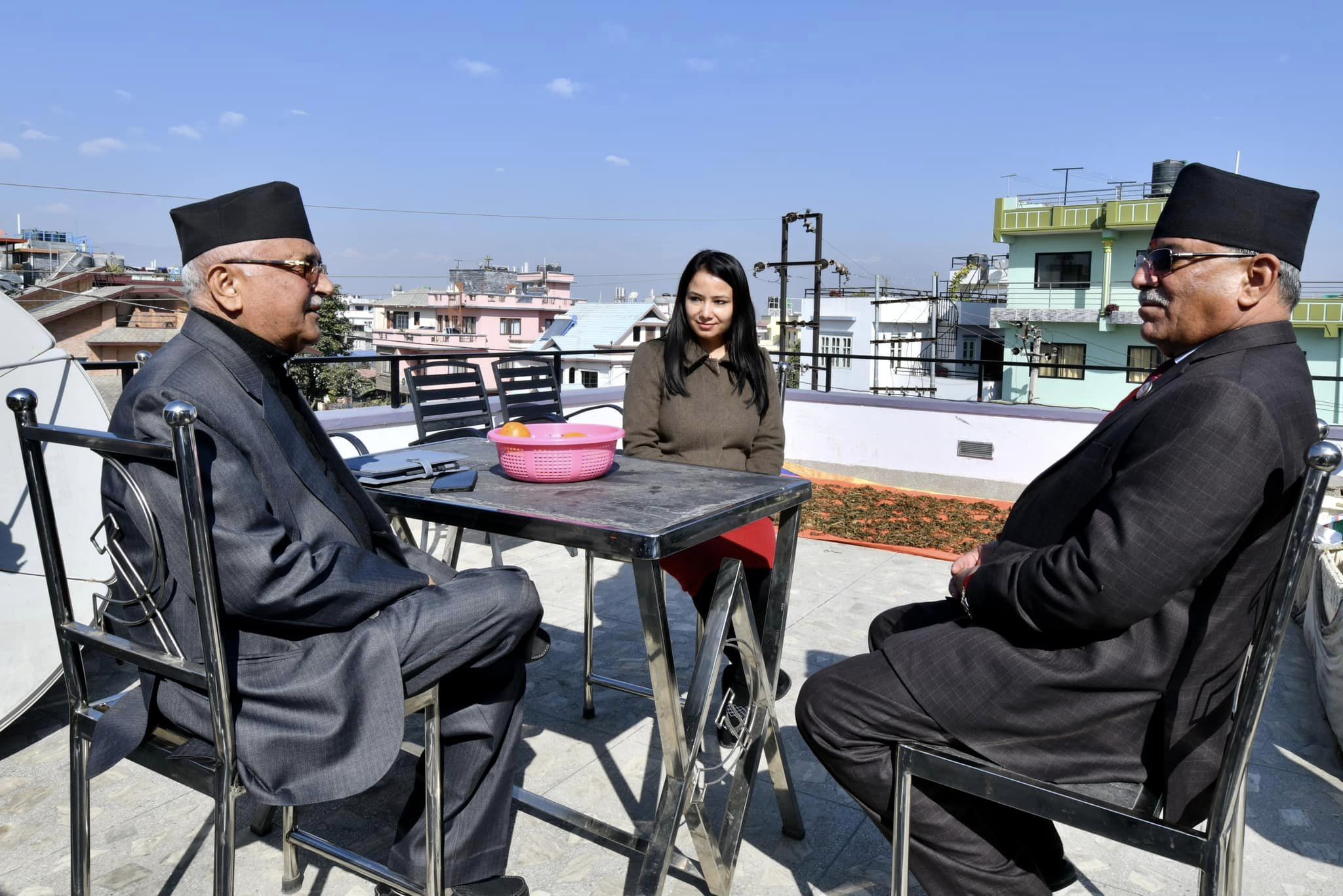 ओली र प्रचण्ड खुमलटारमा