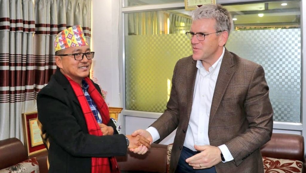 राजेन्द्र लिङ्देन र डिन थम्पसन