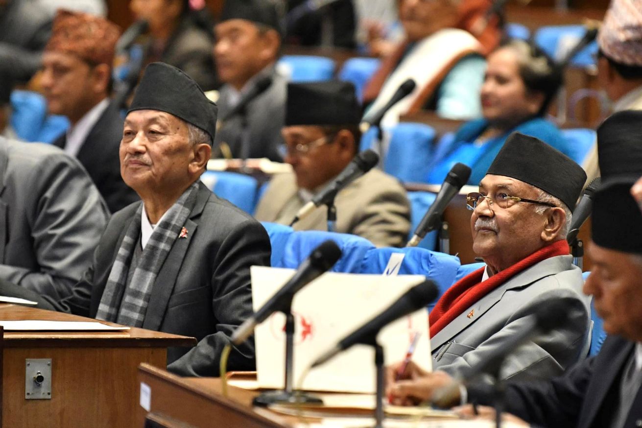 सांसदहरुले लिए शपथ