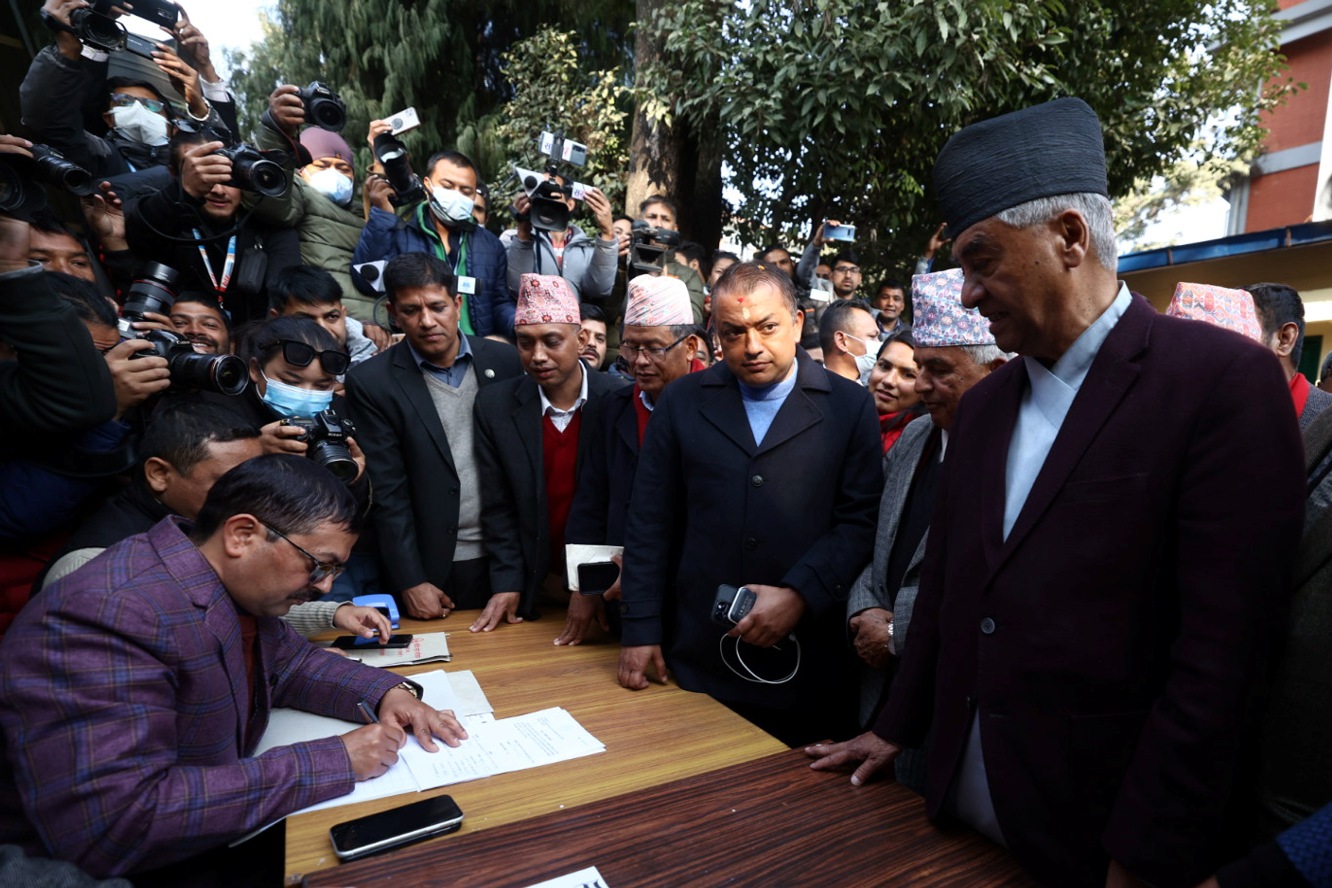 शेरबहादुर देउवा र गगनकुमार थापा