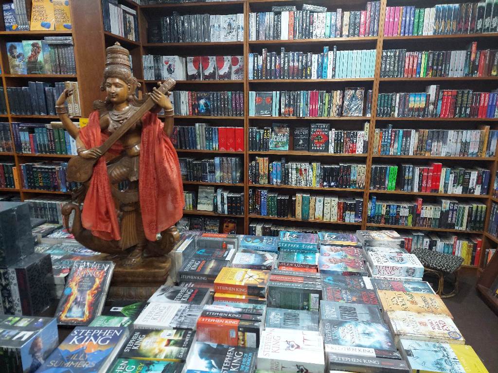 ठमेलमा पुस्तकको व्यापार