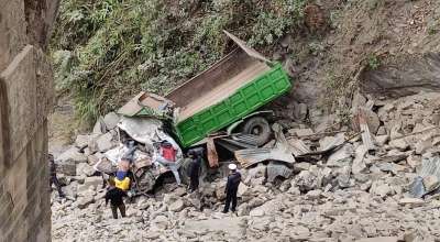 ट्रक खस्दा