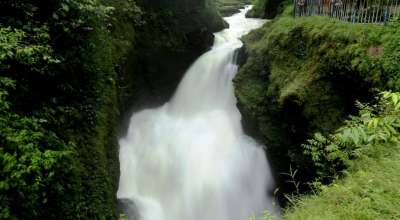 डेभिज फल्स