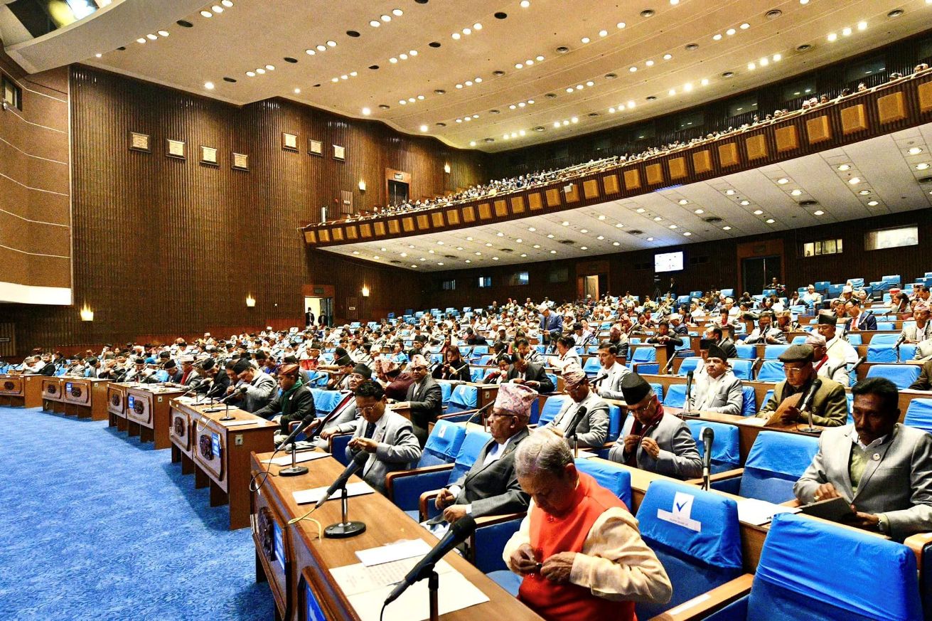 सांसदहरुले लिए शपथ