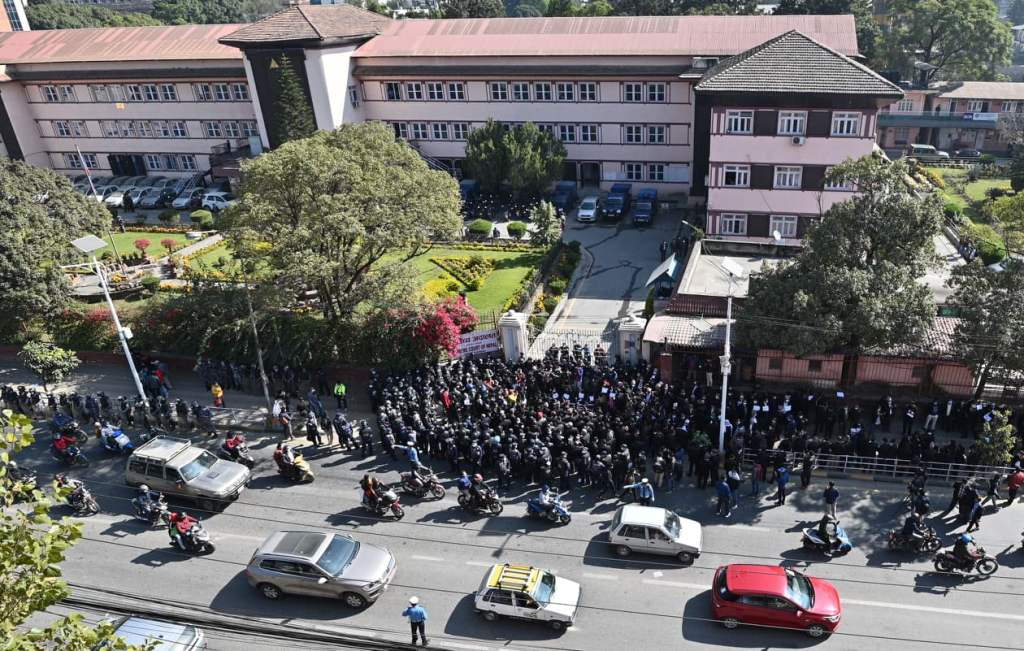 सर्वोच्चको मूल गेट