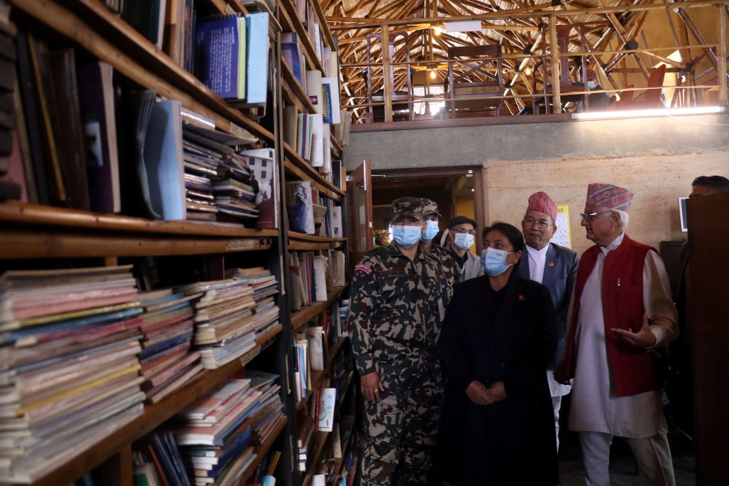 साझाको बस चढेर राष्ट्रपति 