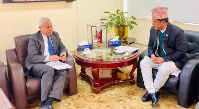 दामोदर भण्डारी र नवीन श्रीवास्तव