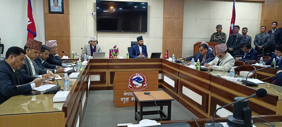 सीडीओहरुलाई गृहमन्त्री लामिछानेको निर्देशन