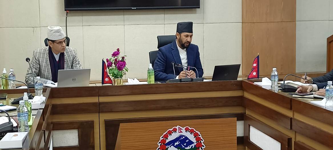 सीडीओहरुलाई गृहमन्त्री लामिछानेको निर्देशन