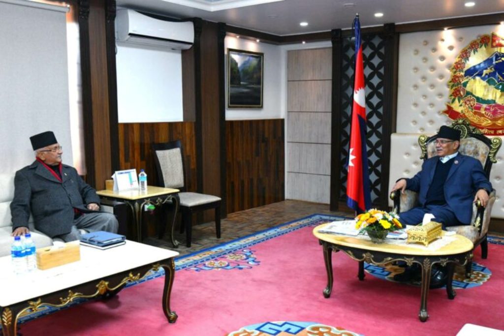 प्रचण्ड र केपी ओली बालुवाटार