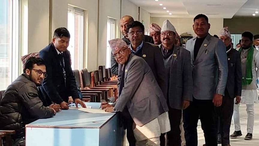 लुम्बिनीका मुख्यमन्त्री लिला गिरीले पाए विश्वासको मत