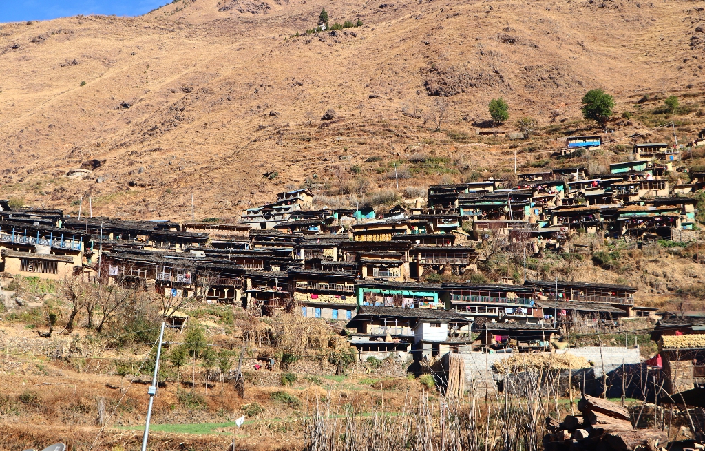 लुकुम गाउँ