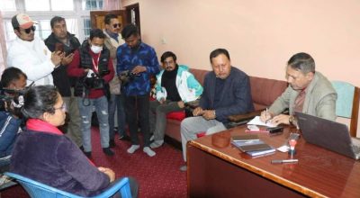 पूर्वमन्त्री बस्नेतले स्व. प्रेमप्रसाद आचार्यको छोराछोरीलाई पढाइदिने