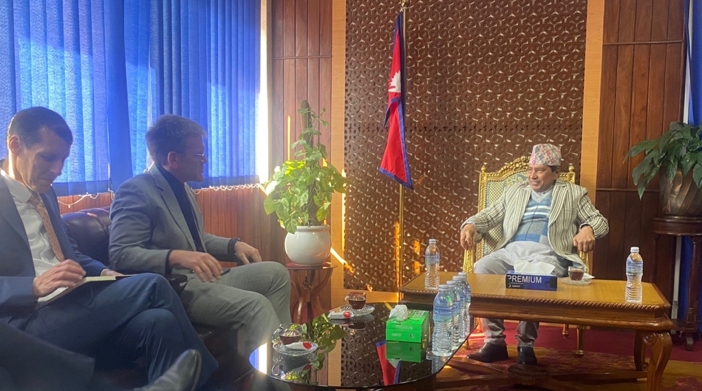 नारायणकाजी श्रेष्ठ र डिन आर थम्पसन