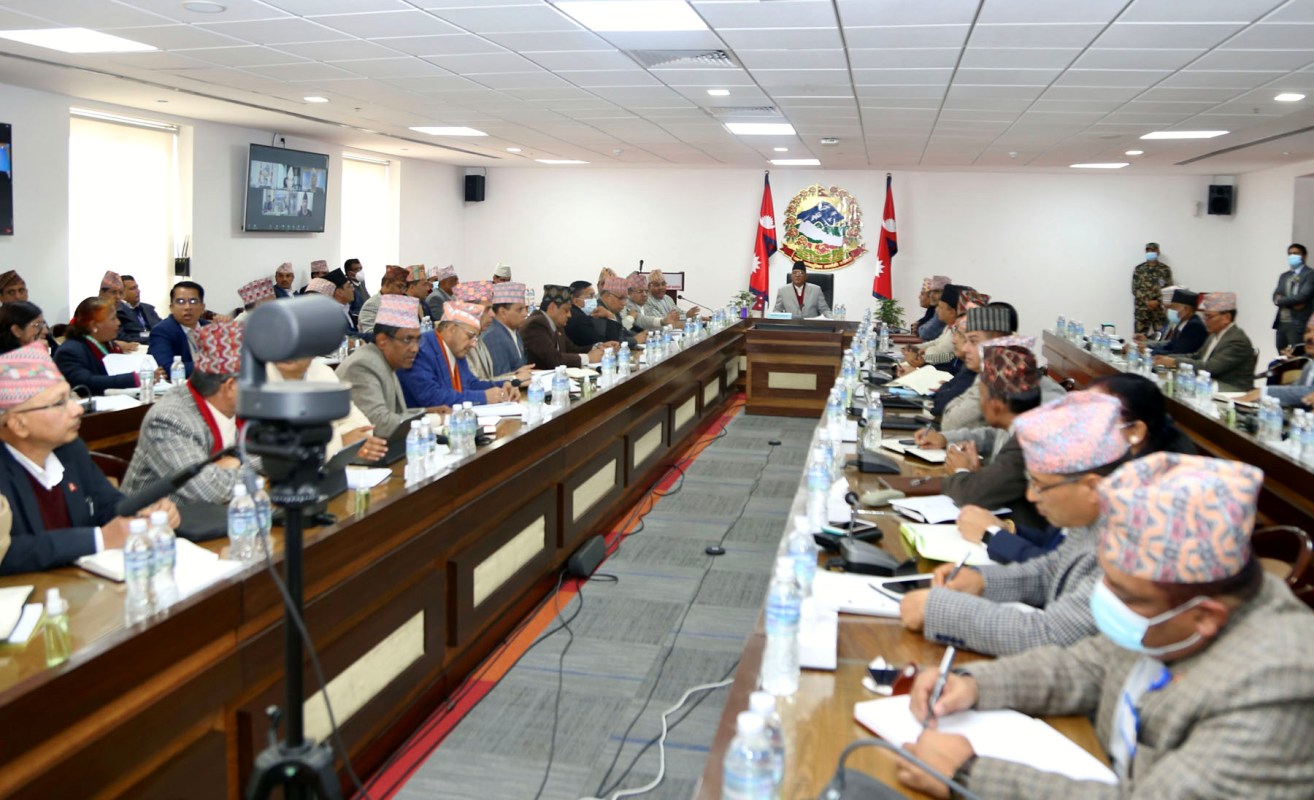 प्रधानमन्त्री प्रचण्डको सचिवहरुसँग छलफल