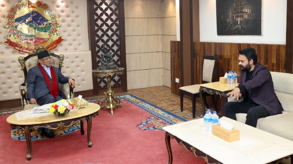 प्रधानमन्त्री प्रचण्डलाई भेट्न बालुवाटार पुगे काठमाडौँमा मेयर बालेन