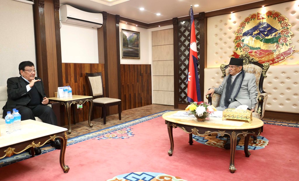 प्रचण्ड र डा. सन्दुक रुइत