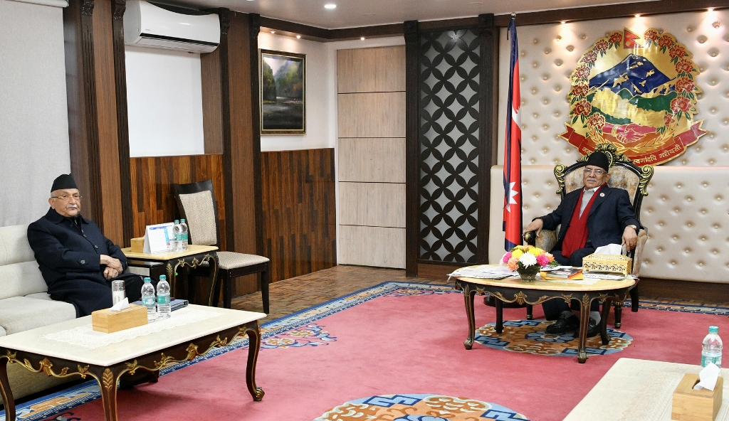 प्रचण्ड र केपी ओली बालुवाटार