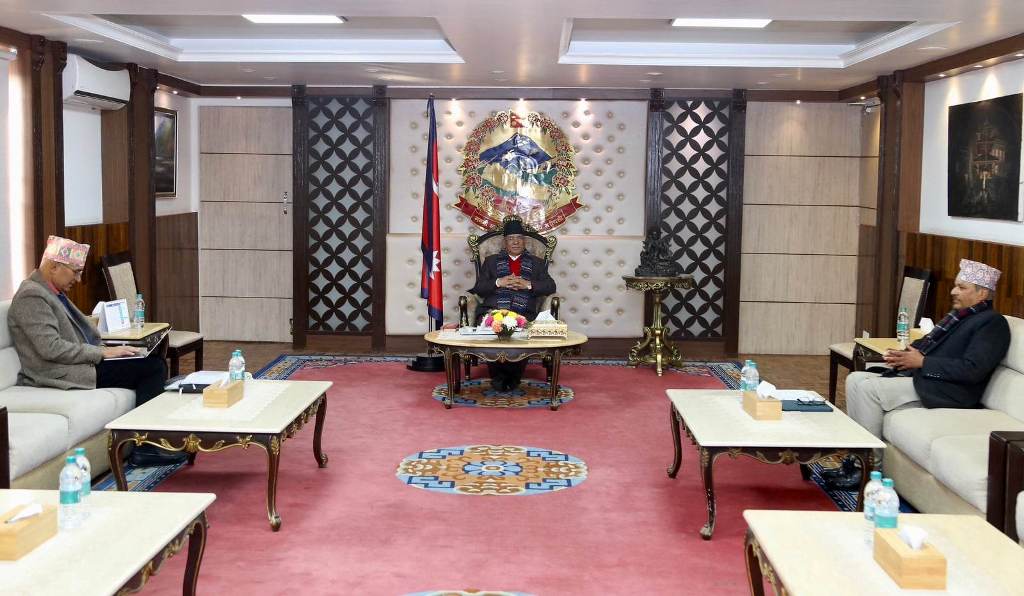 प्रचण्ड, बिष्णु पौडेल र महाप्रसाद अधिकारी