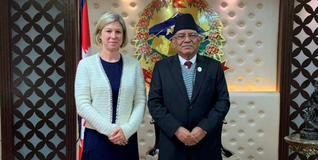 प्रचण्ड र निकोला पोलिट