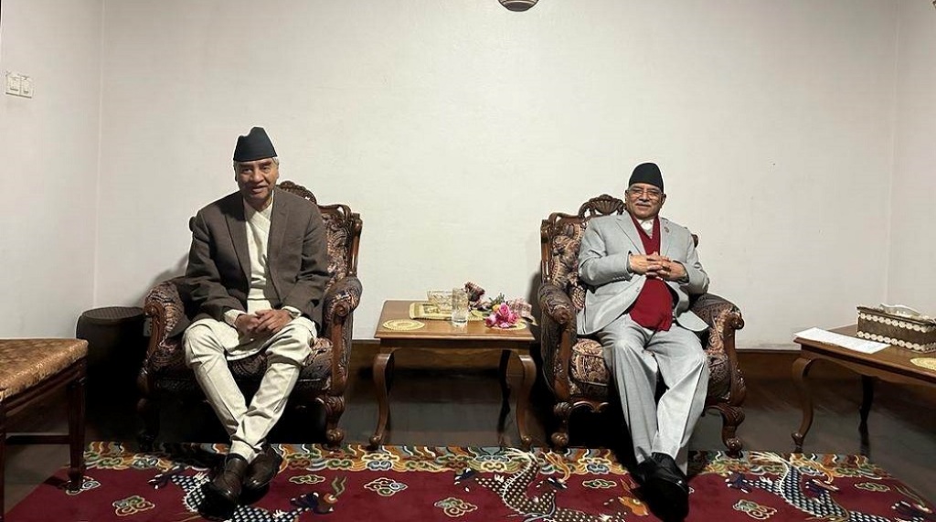 प्रचण्ड र शेरबहादुर देउवा धुम्बाराही