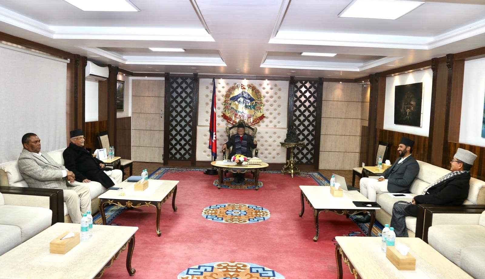 सत्ता साझेदारको दलको बैठक