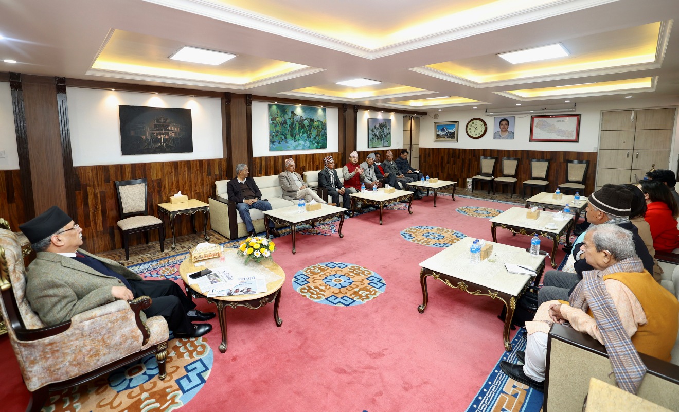 ८ दलीय गठबन्धनको बैठक