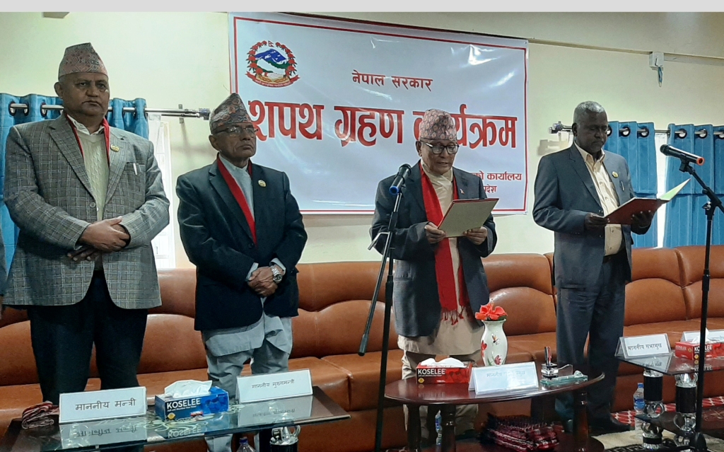 भण्डारीलाल अहिरले लिए सपथ