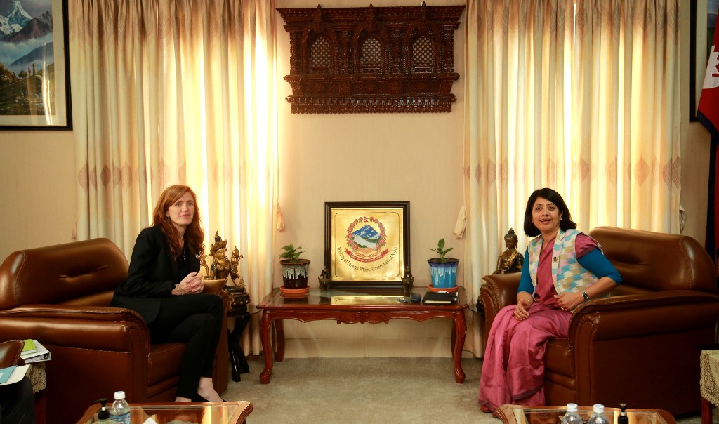 डा. विमला राई पौड्याल र सामन्था पावर