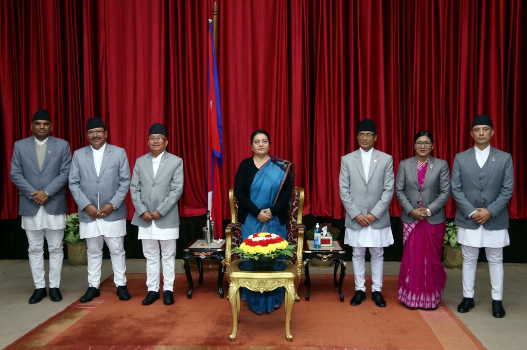  विद्यादेवी भण्डारी र दिनेशकुमार थपलिया
