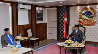 प्रधानमन्त्री प्रचण्ड र एमाले अध्यक्ष ओली बालुवाटारमा
