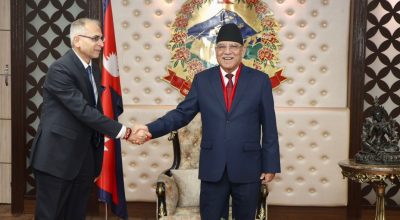 प्रधानमन्त्री प्रचण्ड र विनयमोहन क्वात्रा