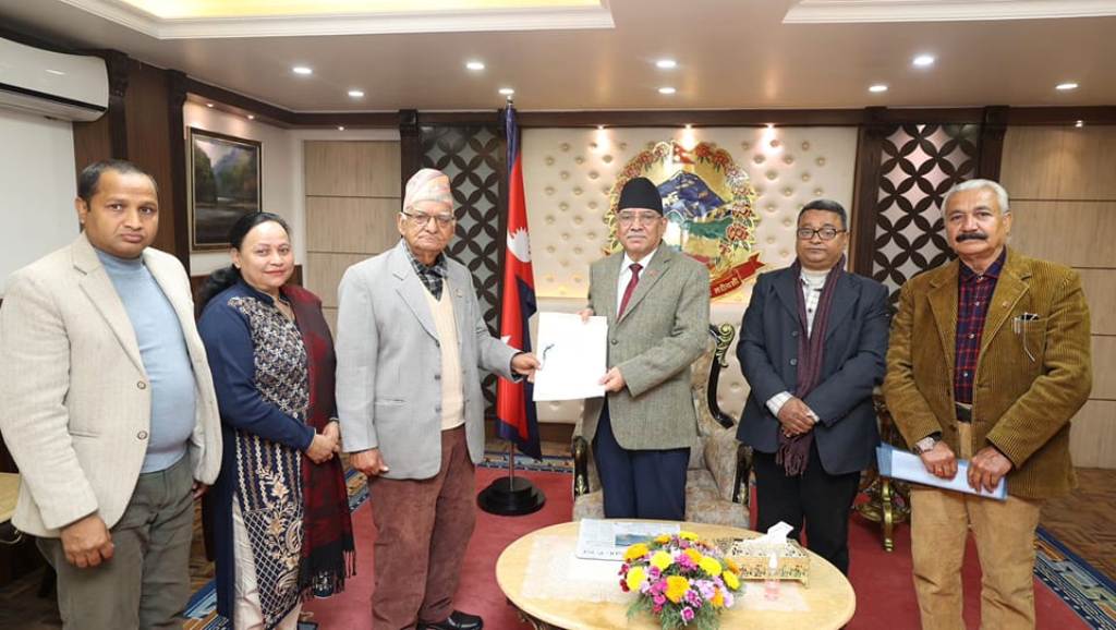 प्रधानमन्त्री प्रचण्ड र चित्रबहादुर केसी