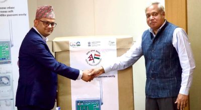 पद्म गिरी र नवीन श्रीवास्तव