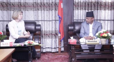 स्वास्थ्यमन्त्री गिरी र बेलायतकी राजदूत