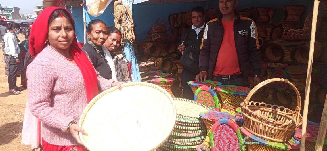 ह्स्तकलाका सामग्री