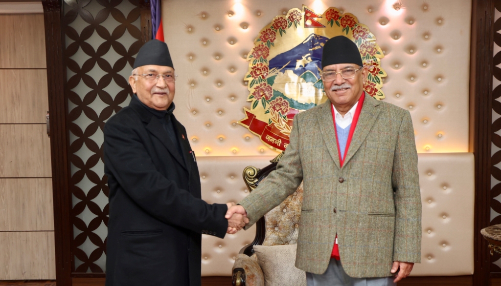 प्रधानमन्त्री प्रचण्ड र एमाले अध्यक्ष ओली