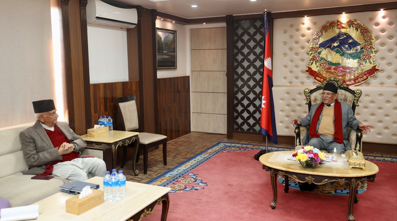 प्रधानमन्त्री प्रचण्ड र एमाले अध्यक्ष ओली