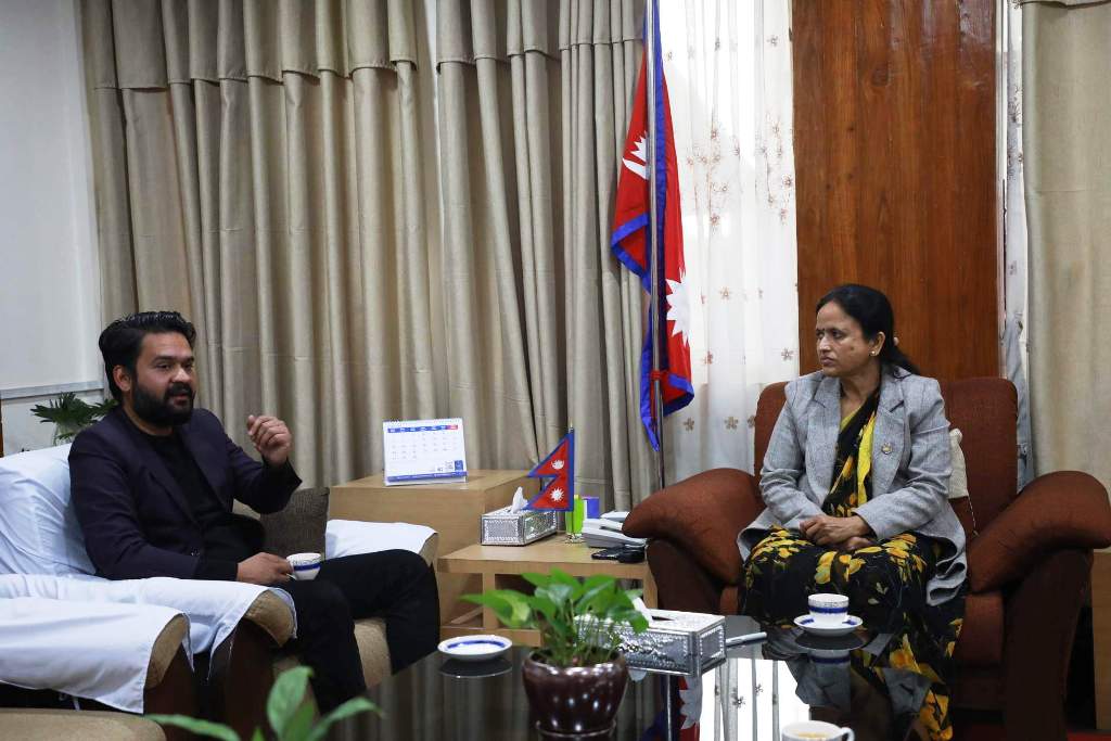 रेखा शर्मा र बालेन्द्र शाह