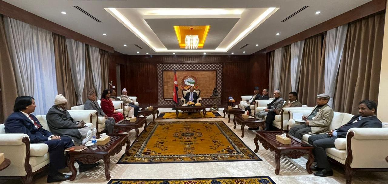 १० दलका शीर्ष नेताहरूको बैठक