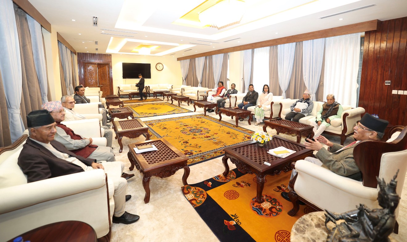 १० दलीय गठबन्धनको बैठक बालुवाटार