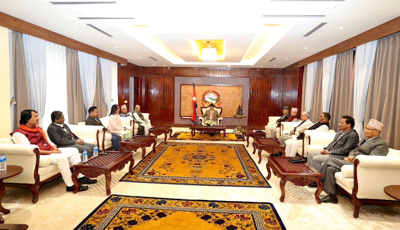 १० दलीय गठबन्धनको बैठक बालुवाटार