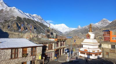 मनाङ हिमपात