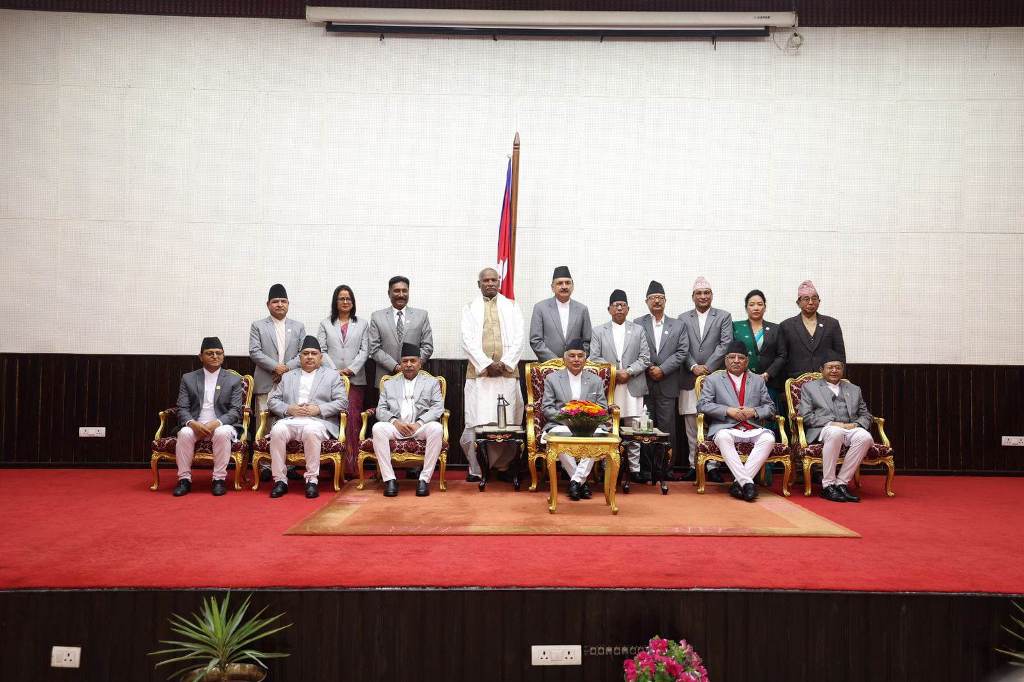 मन्त्रीहरुको सपथ 