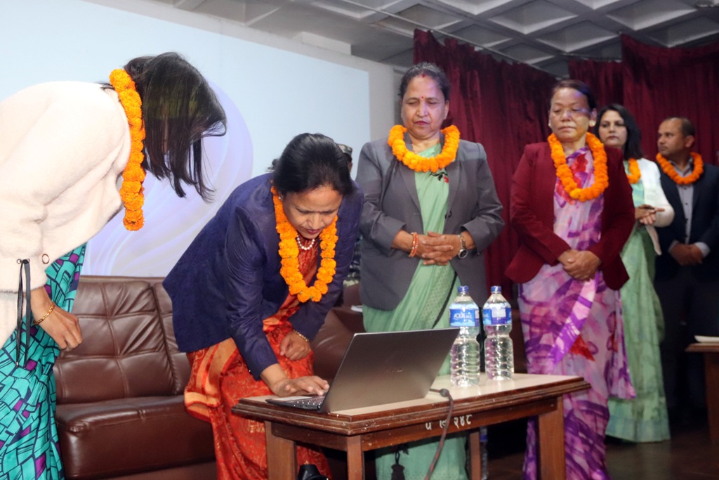 सञ्चारमन्त्री शर्माद्वारा नारी अनलाइन पत्रिकाको शुुभारम्भ